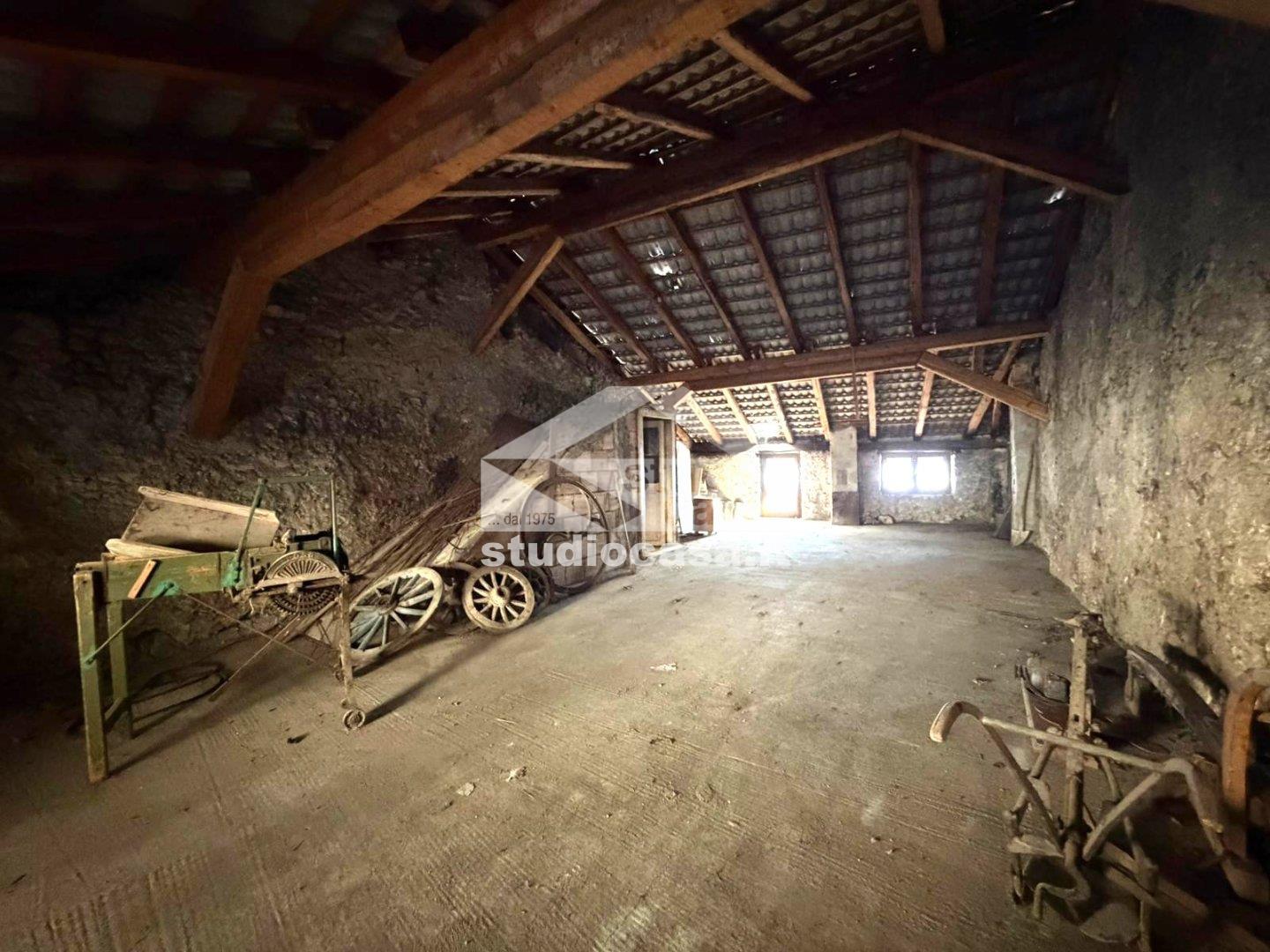 Casa Unifamiliare in vendita a Cimone