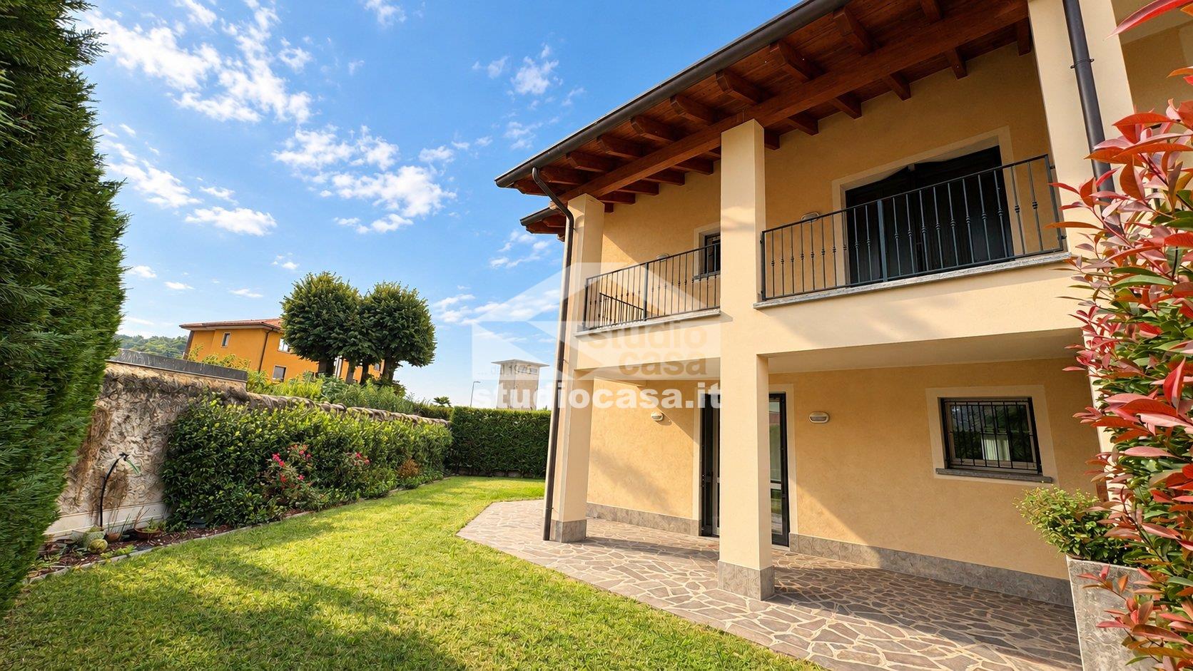 Villa a schiera di testa in vendita a Valbrembo