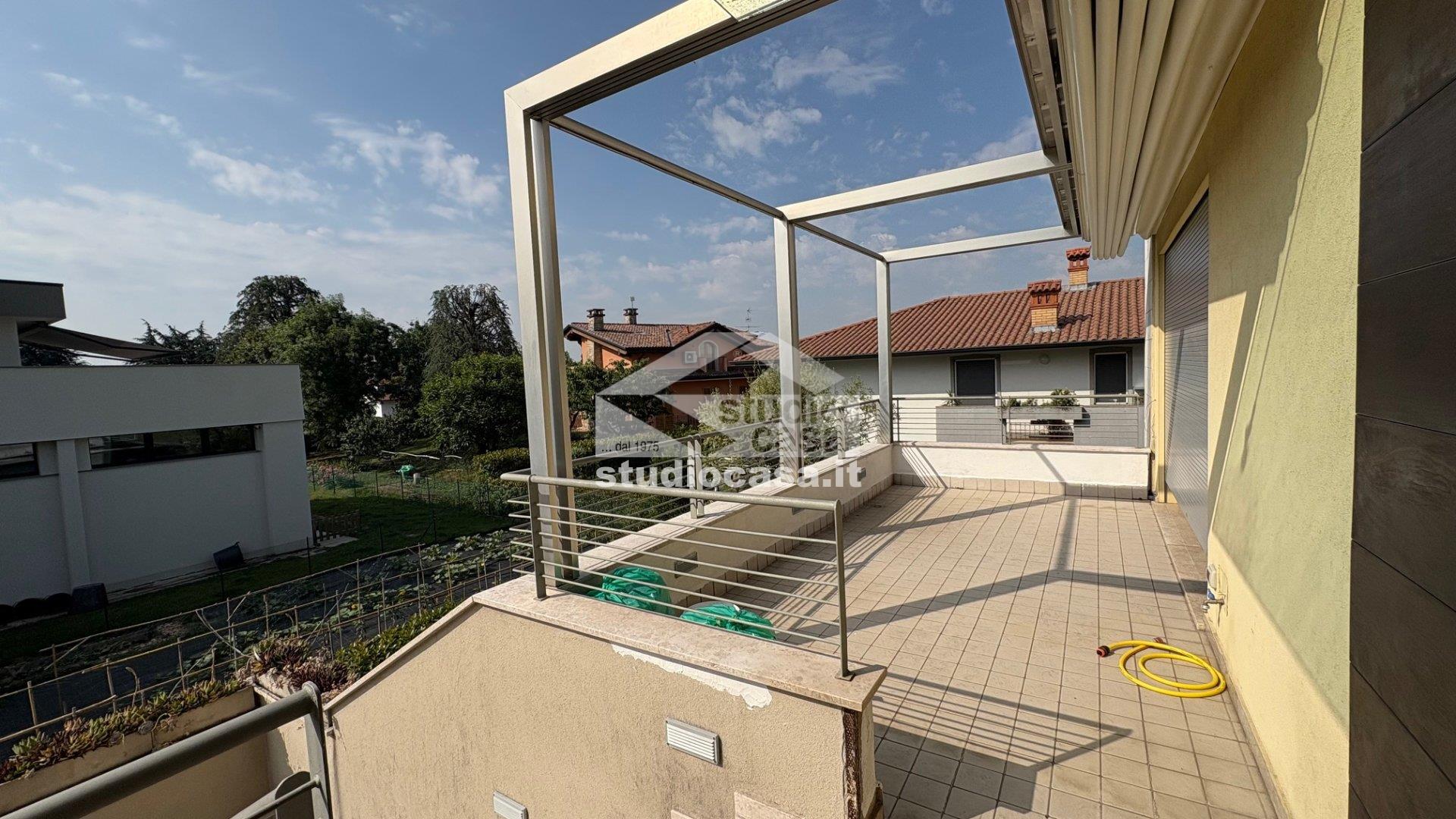 Appartamento in Villa in vendita a Azzano San Paolo