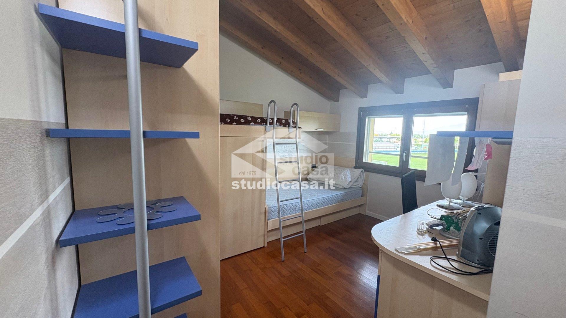 Appartamento in Villa in vendita a Azzano San Paolo