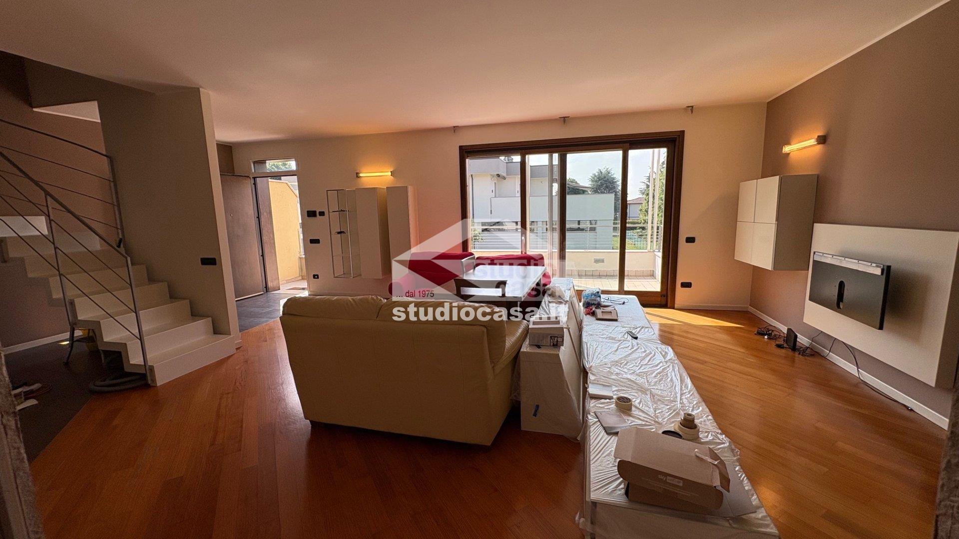 Appartamento in Villa in vendita a Azzano San Paolo