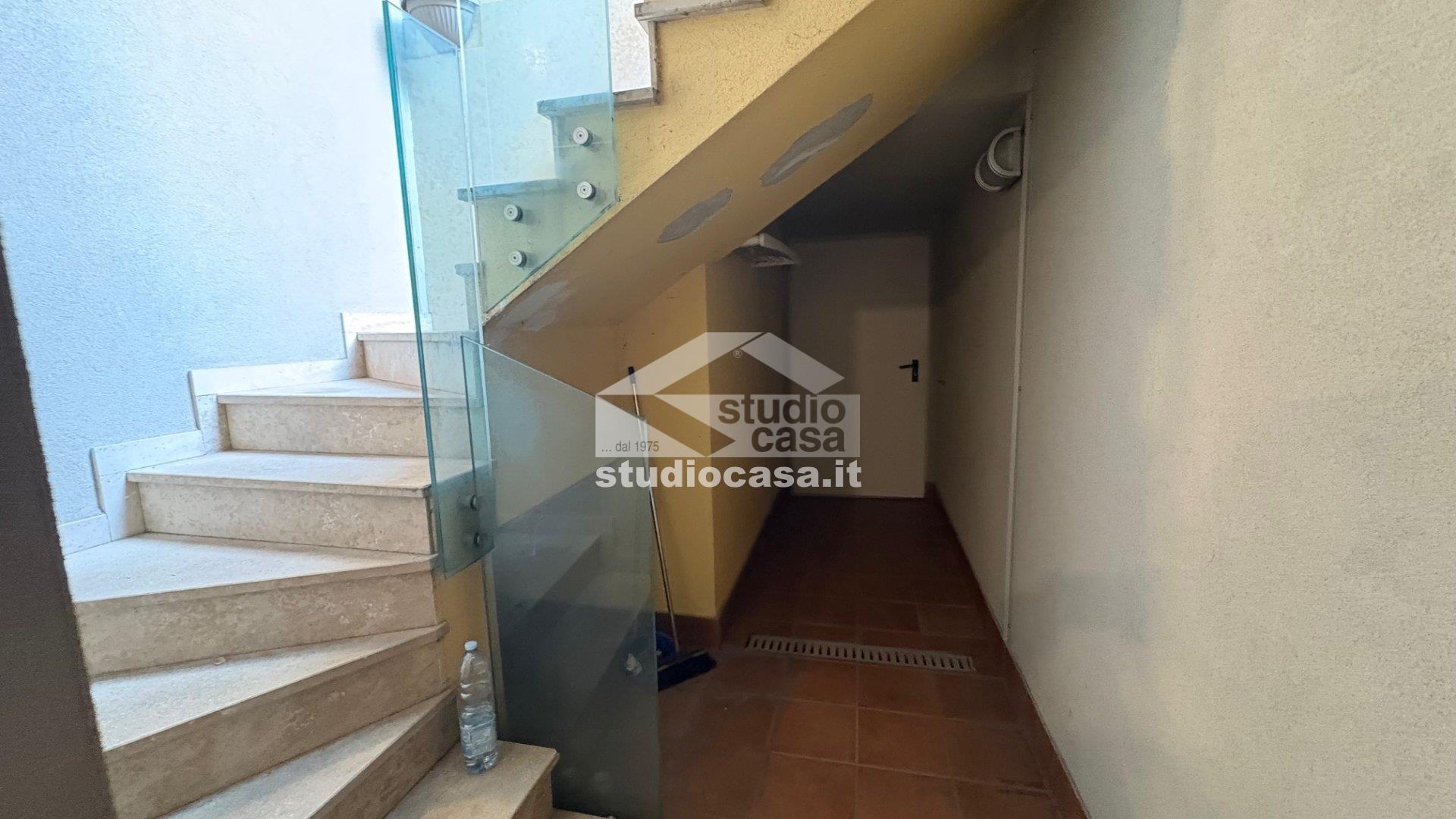 Appartamento in Villa in vendita a Azzano San Paolo