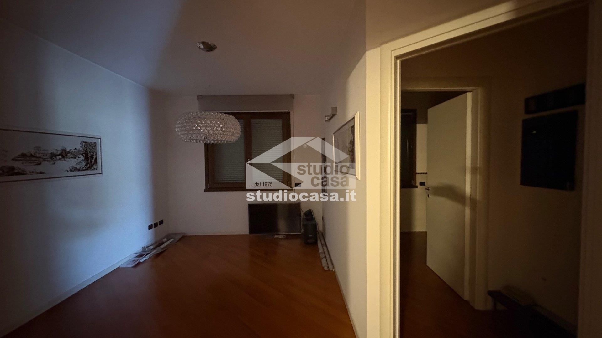 Appartamento in Villa in vendita a Azzano San Paolo
