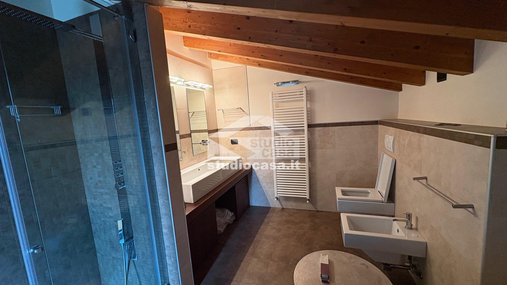 Appartamento in Villa in vendita a Azzano San Paolo