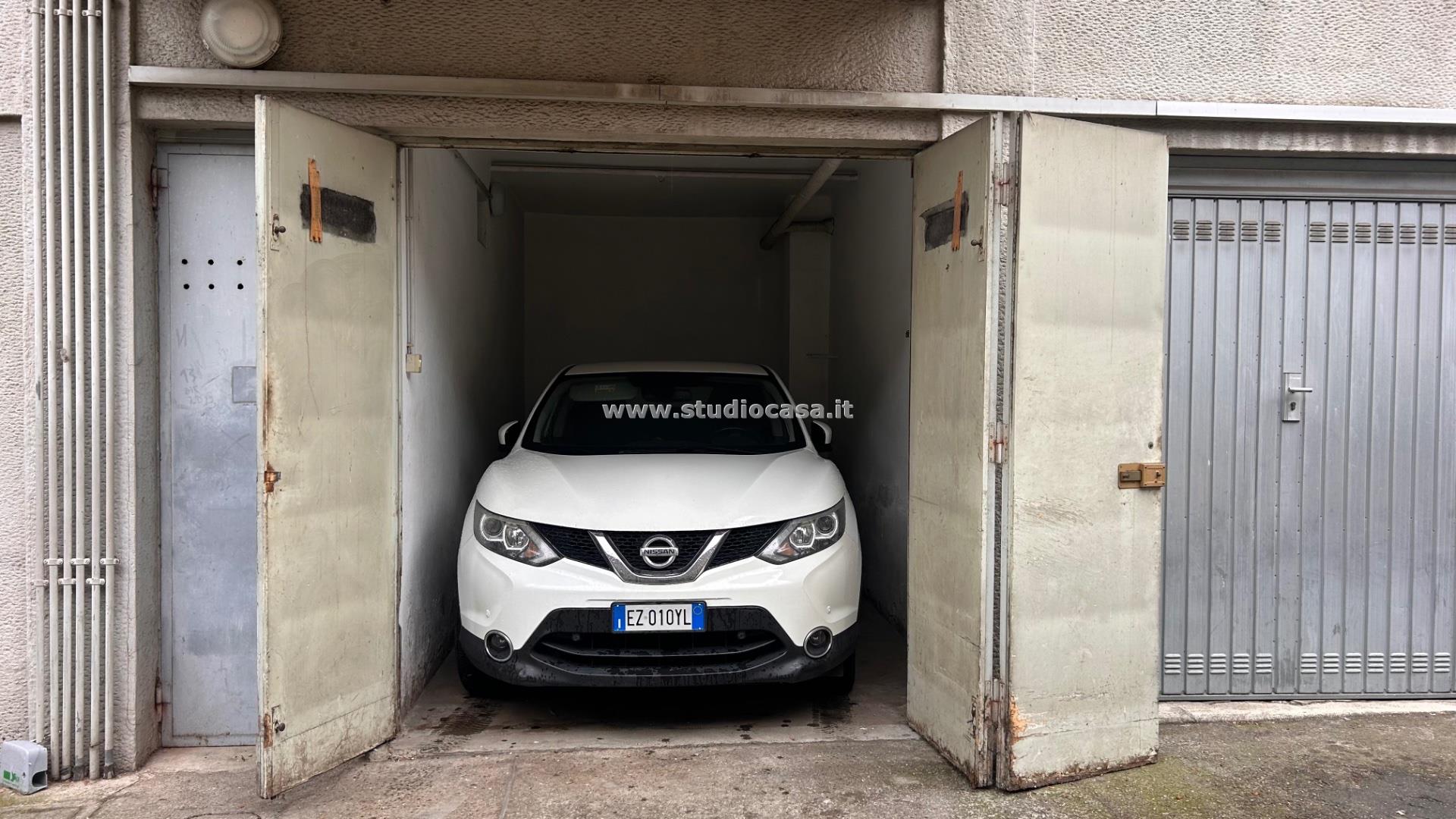 Box / Autorimessa in affitto a Bergamo