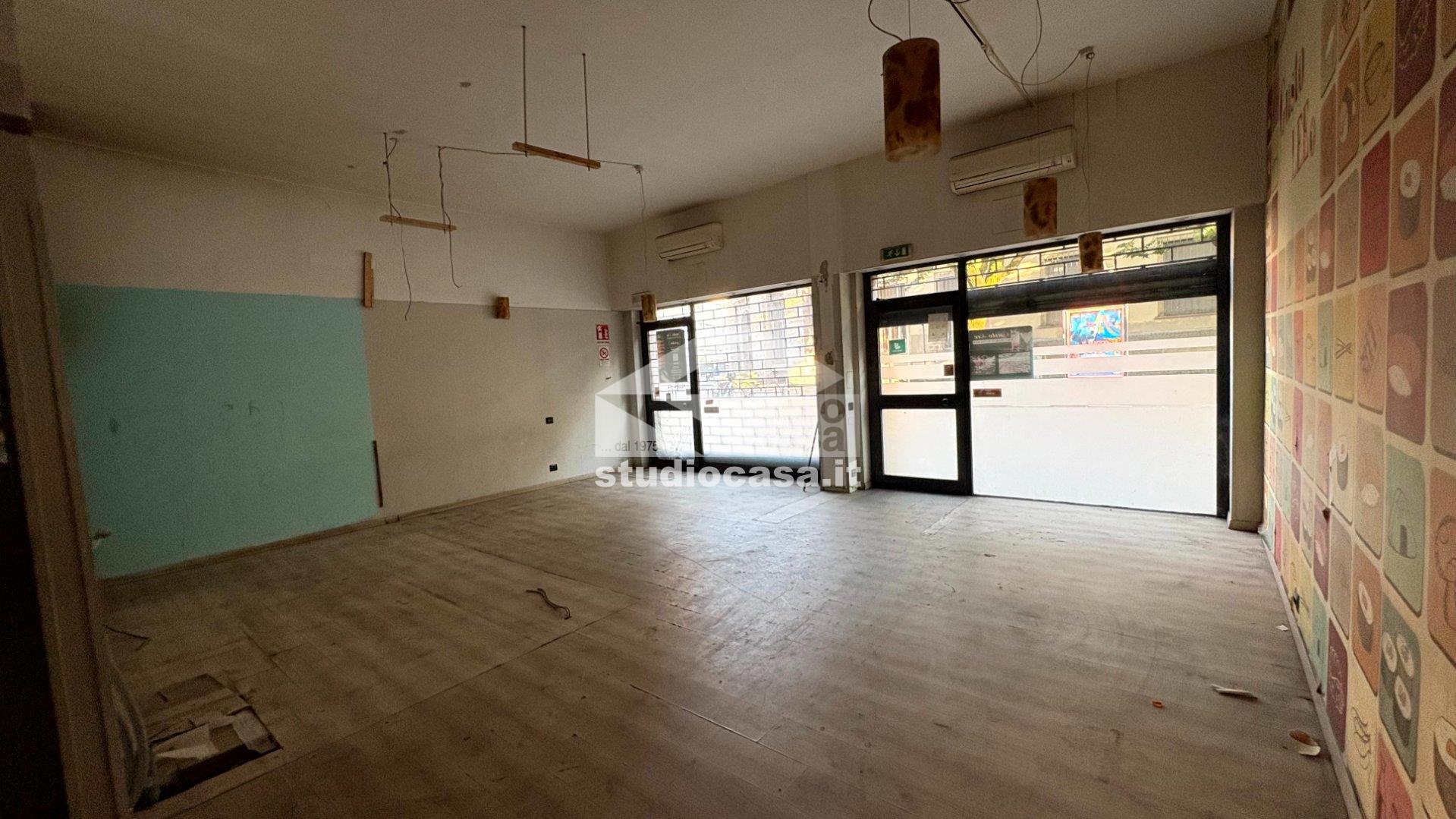 Negozio in affitto a Bergamo