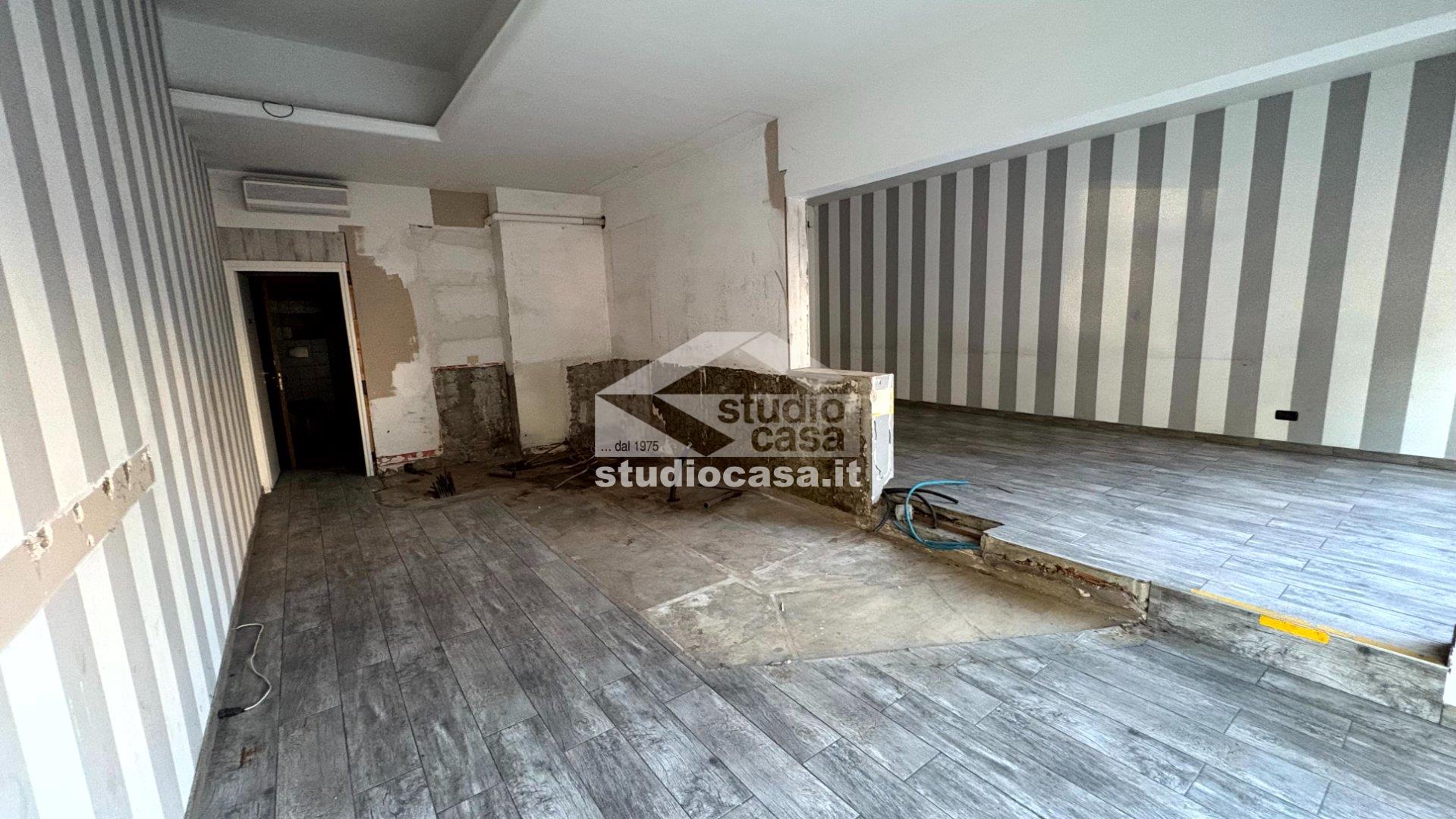 Negozio in affitto a Bergamo