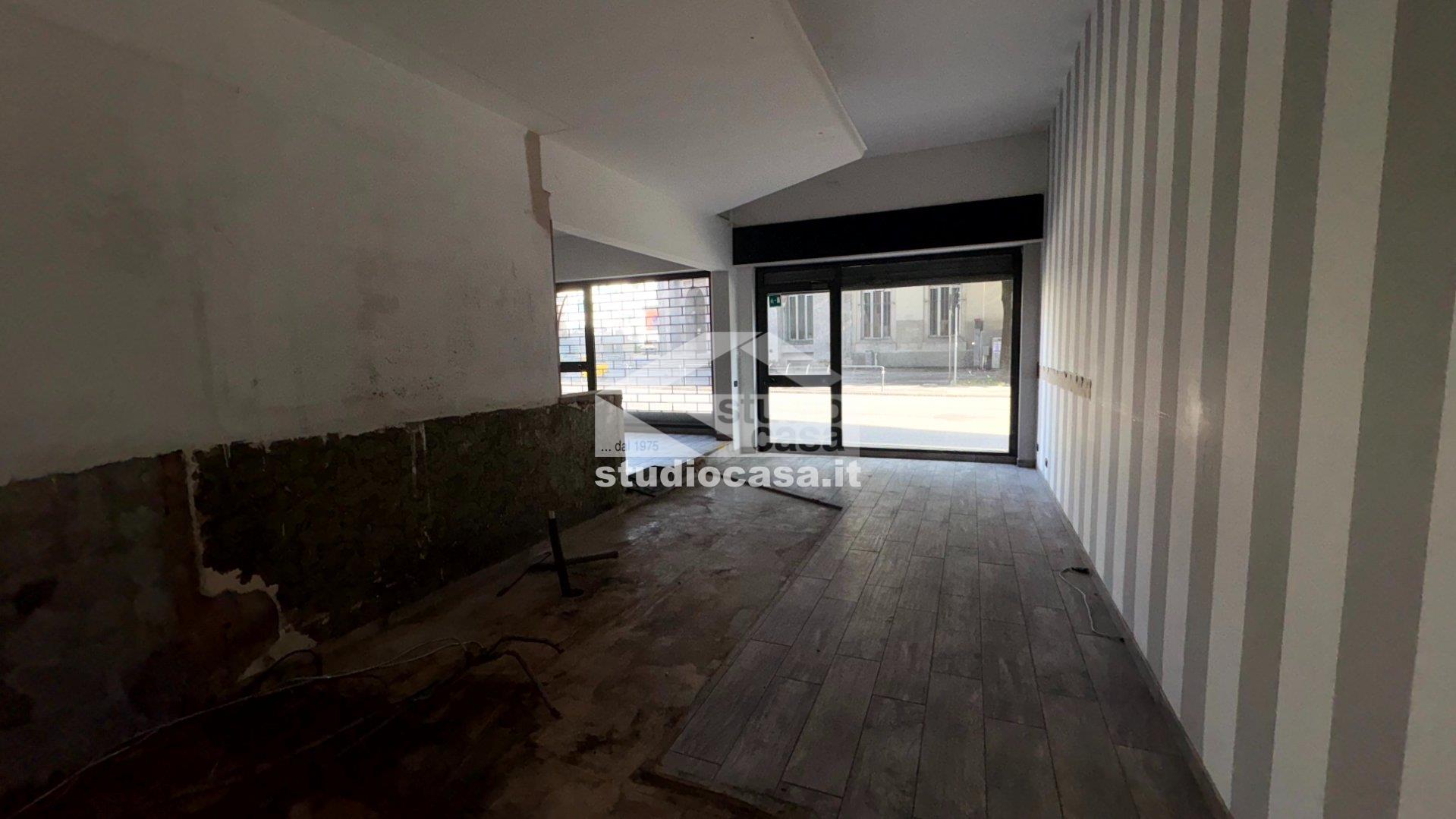 Negozio in affitto a Bergamo