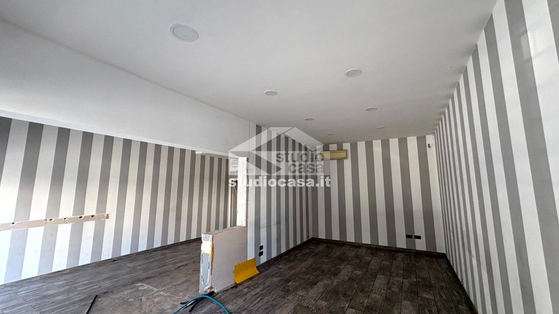 Negozio in affitto a Bergamo