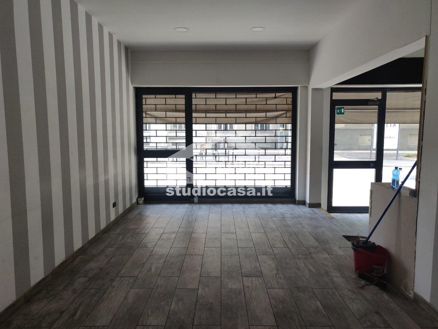 Negozio in affitto a Bergamo