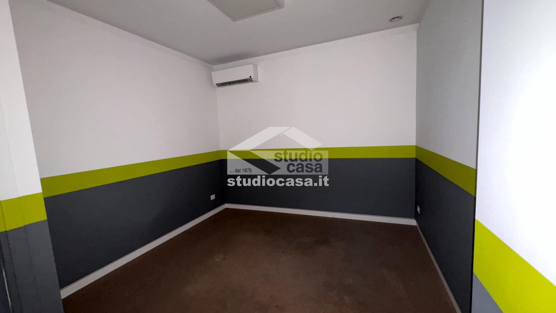 Negozio in affitto a Bergamo