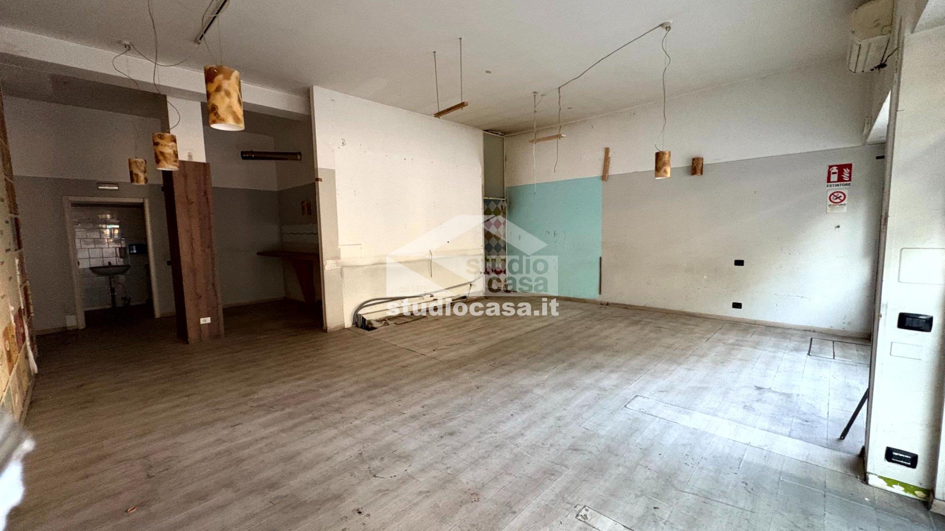 Negozio in affitto a Bergamo