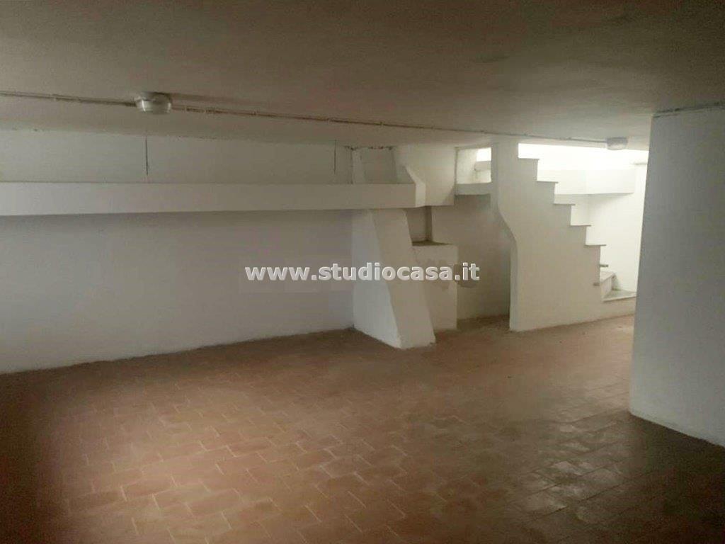 Negozio in affitto a Mantova