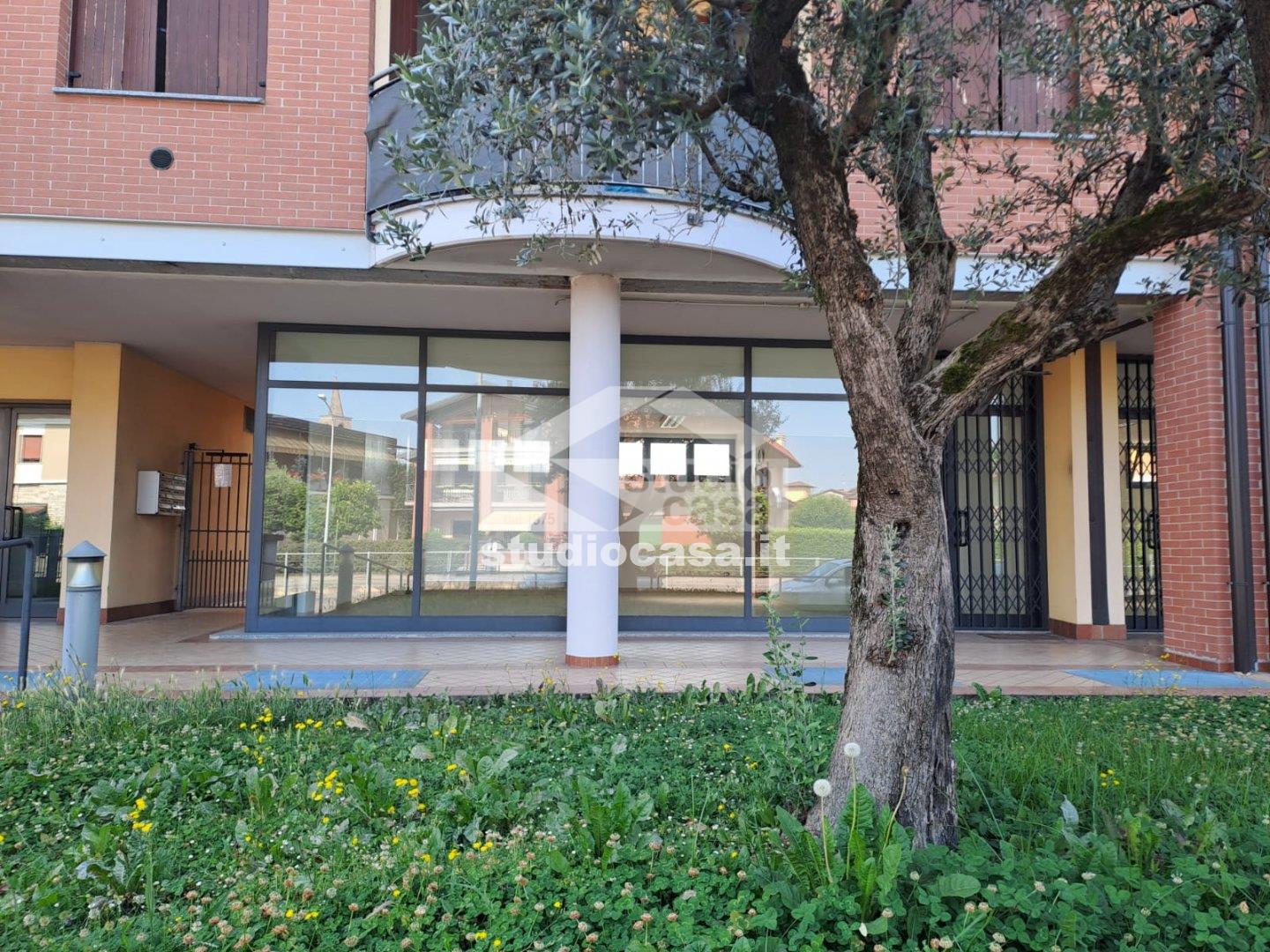 Negozio in vendita a Antegnate