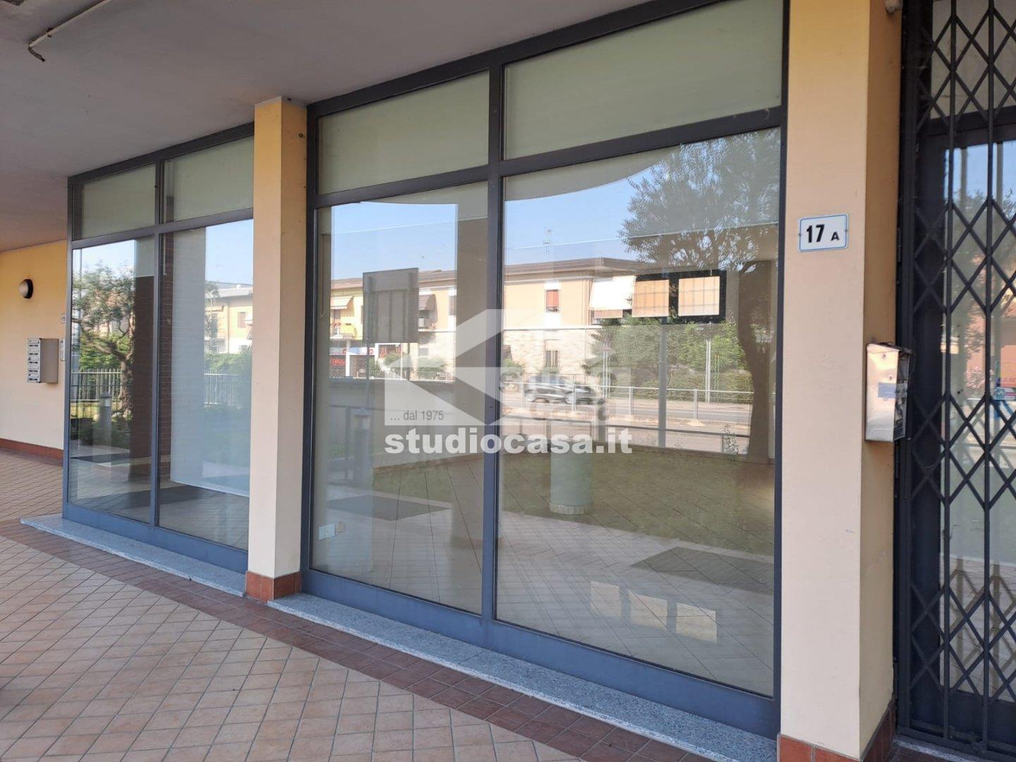 Negozio in affitto a Antegnate