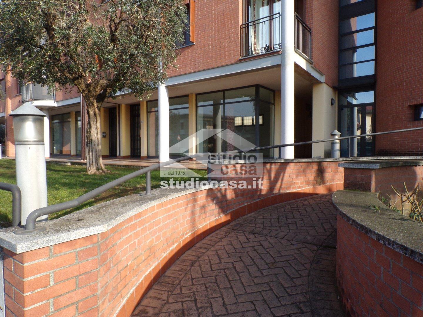 Negozio in vendita a Antegnate