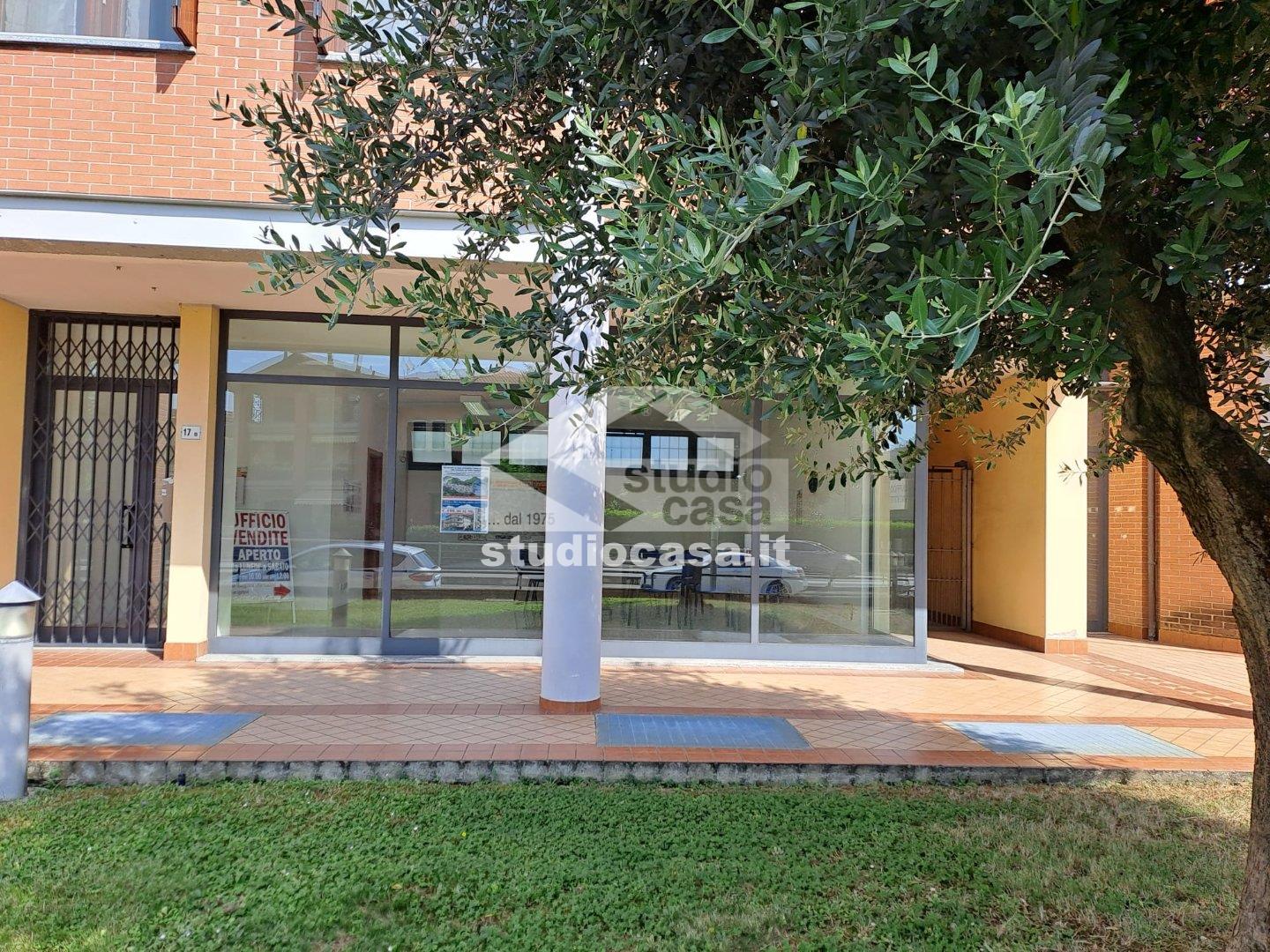 Negozio in vendita a Antegnate