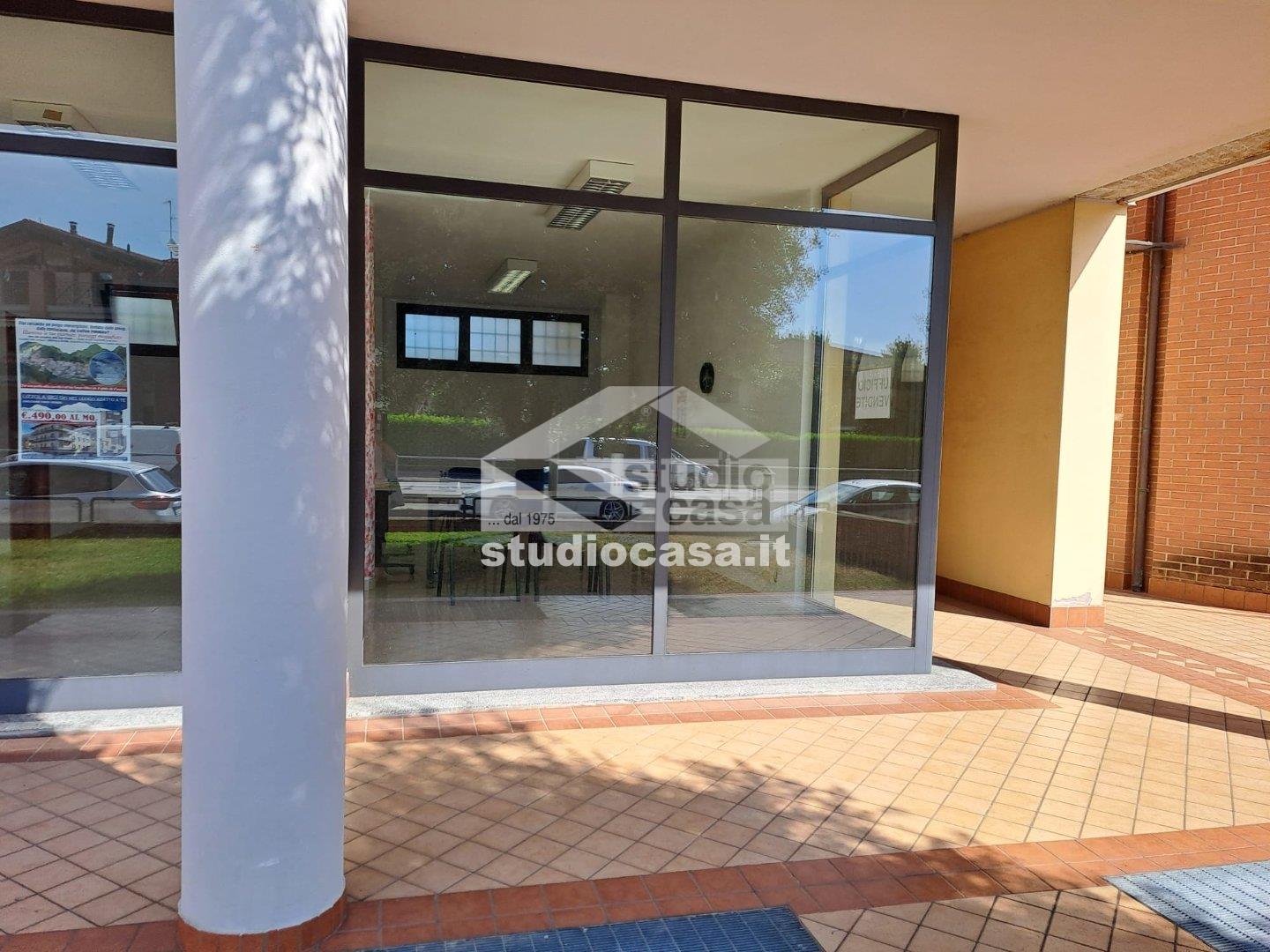 Negozio in vendita a Antegnate