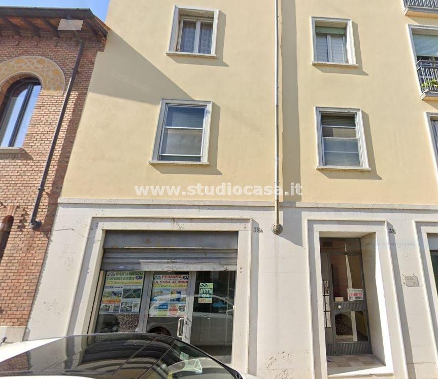 Negozio in vendita a Mantova