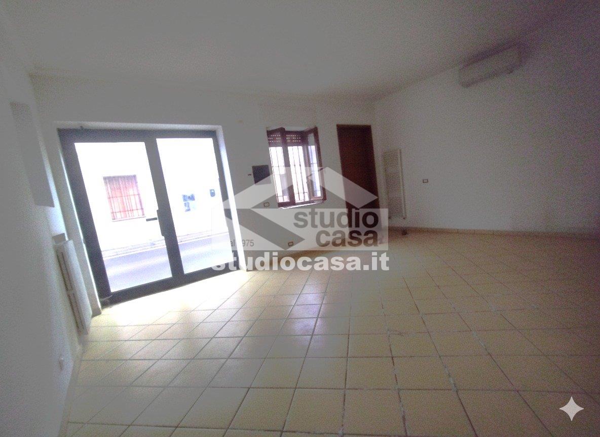 Negozio in vendita a Corteolona e Genzone