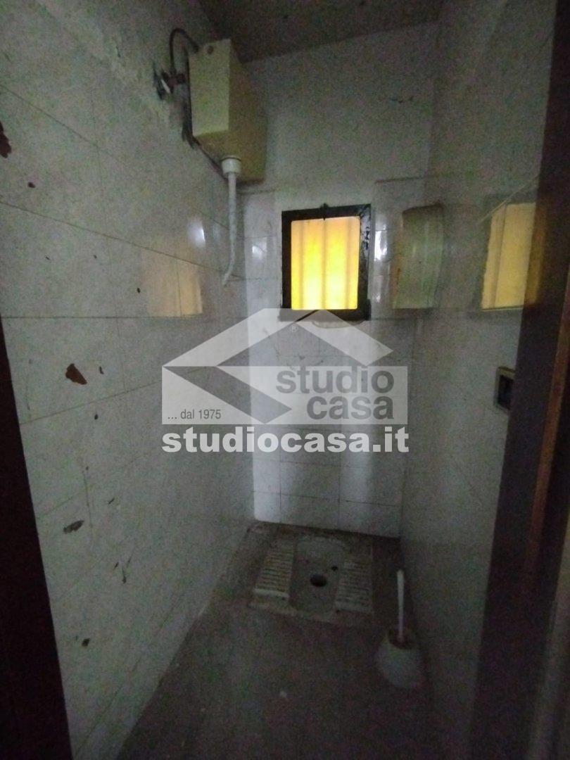 Deposito in affitto a Linarolo