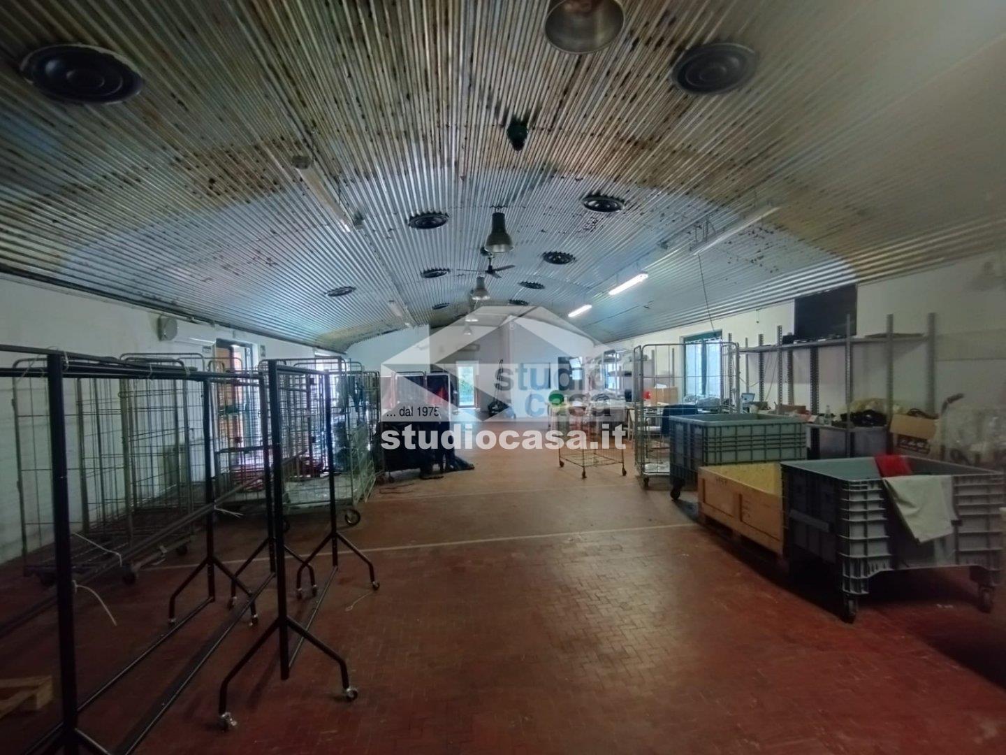 Deposito in affitto a Linarolo