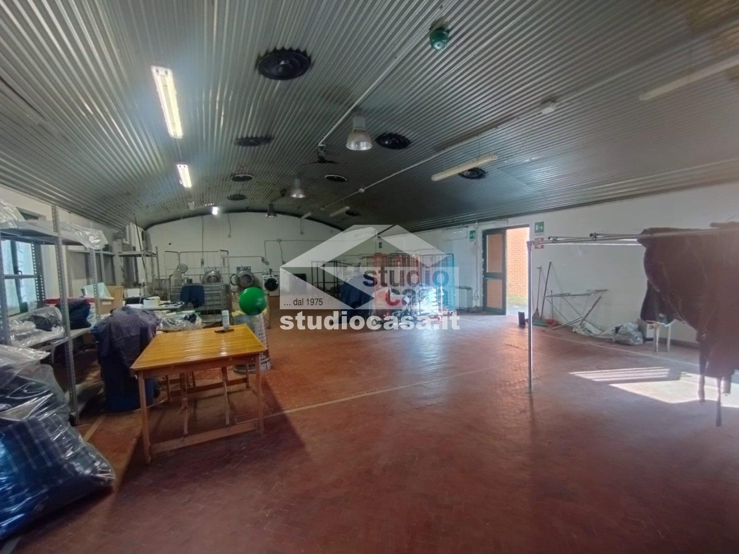 Deposito in affitto a Linarolo