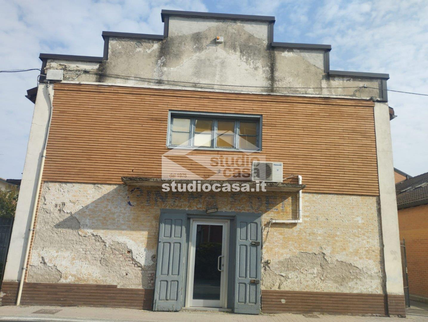 Deposito in affitto a Linarolo