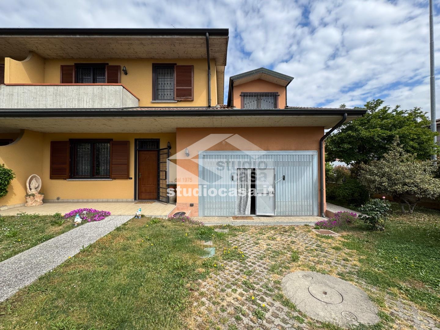 Villa a schiera di testa in vendita a Ricengo