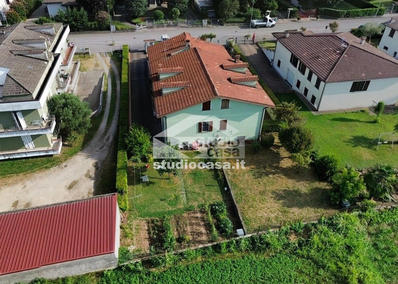 Casa Bifamiliare in vendita a Romanengo