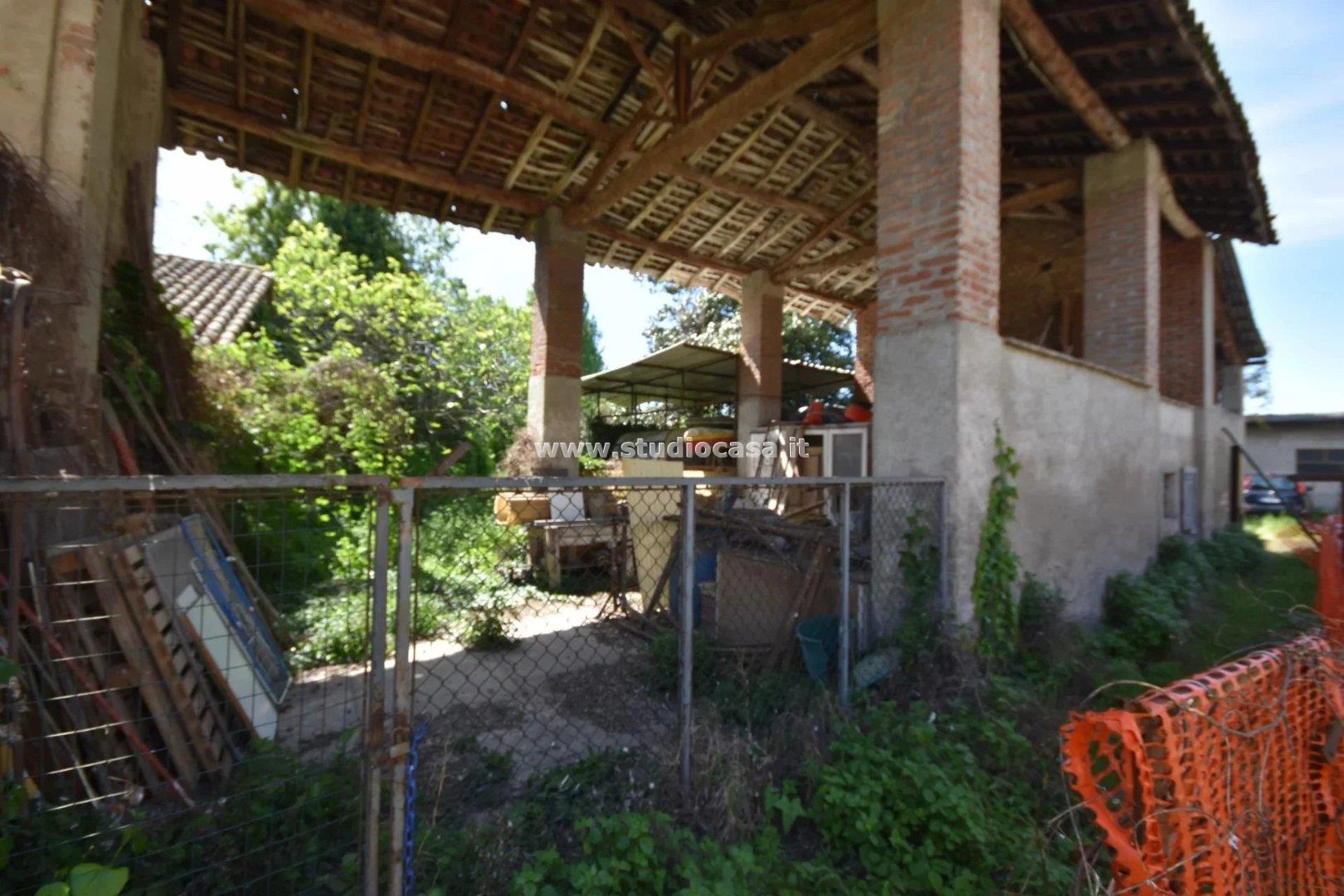 Cascina in vendita a Moscazzano