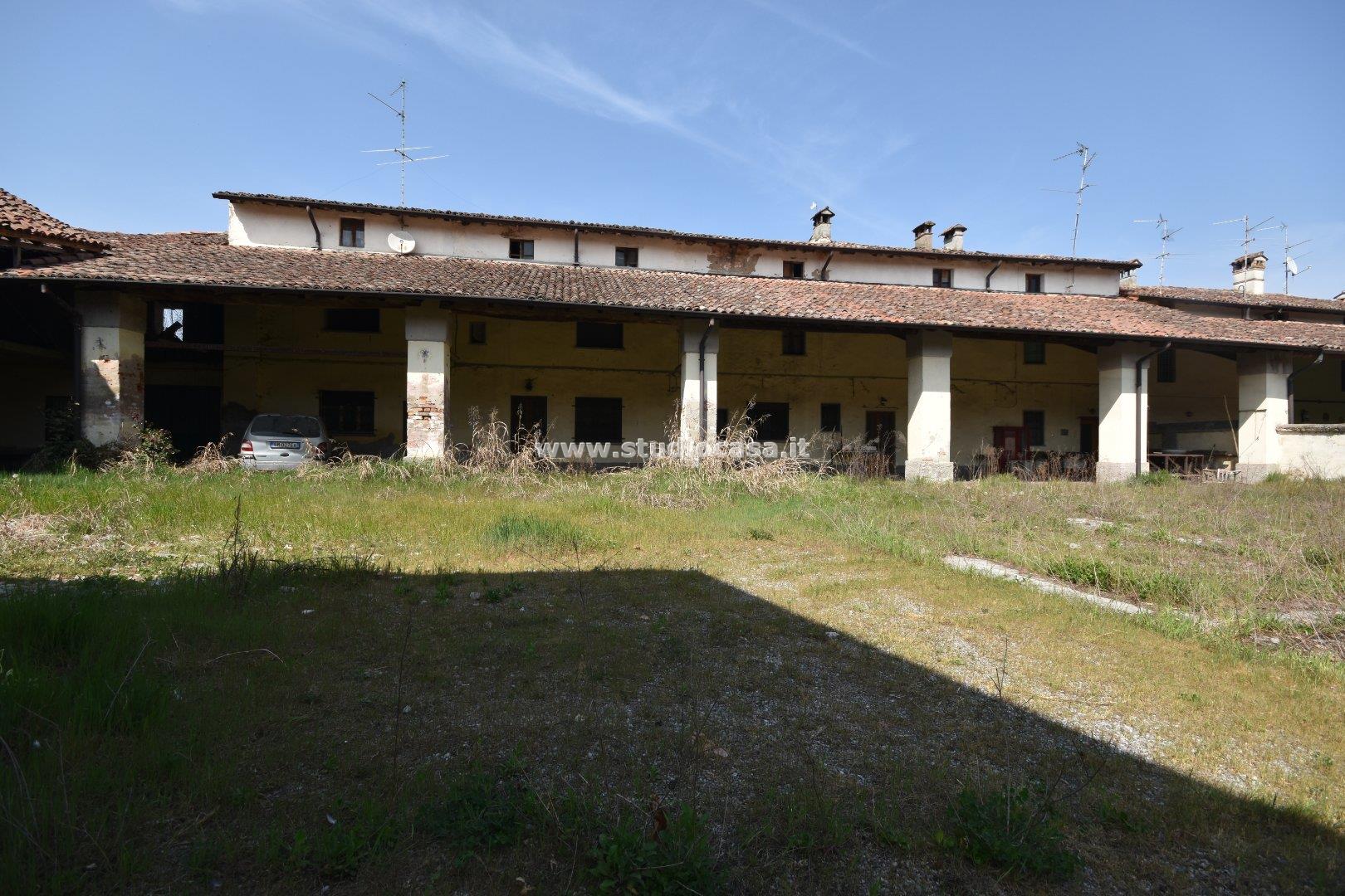 Cascina in vendita a Pianengo