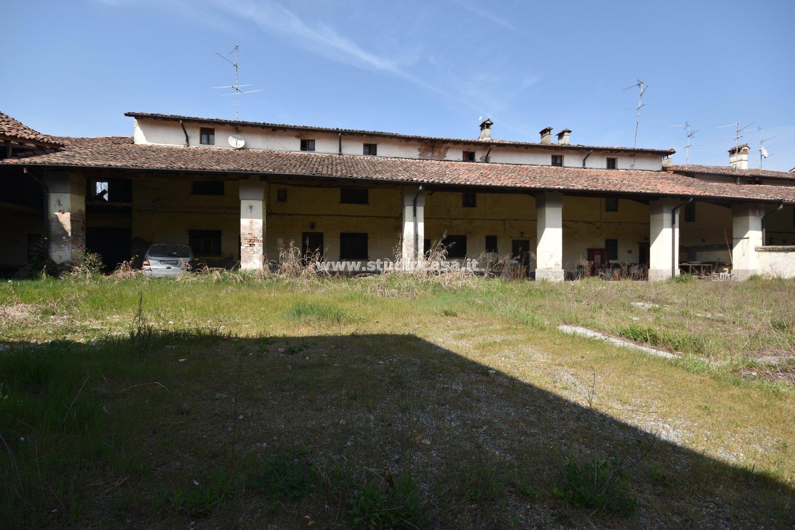 Cascina in vendita a Pianengo