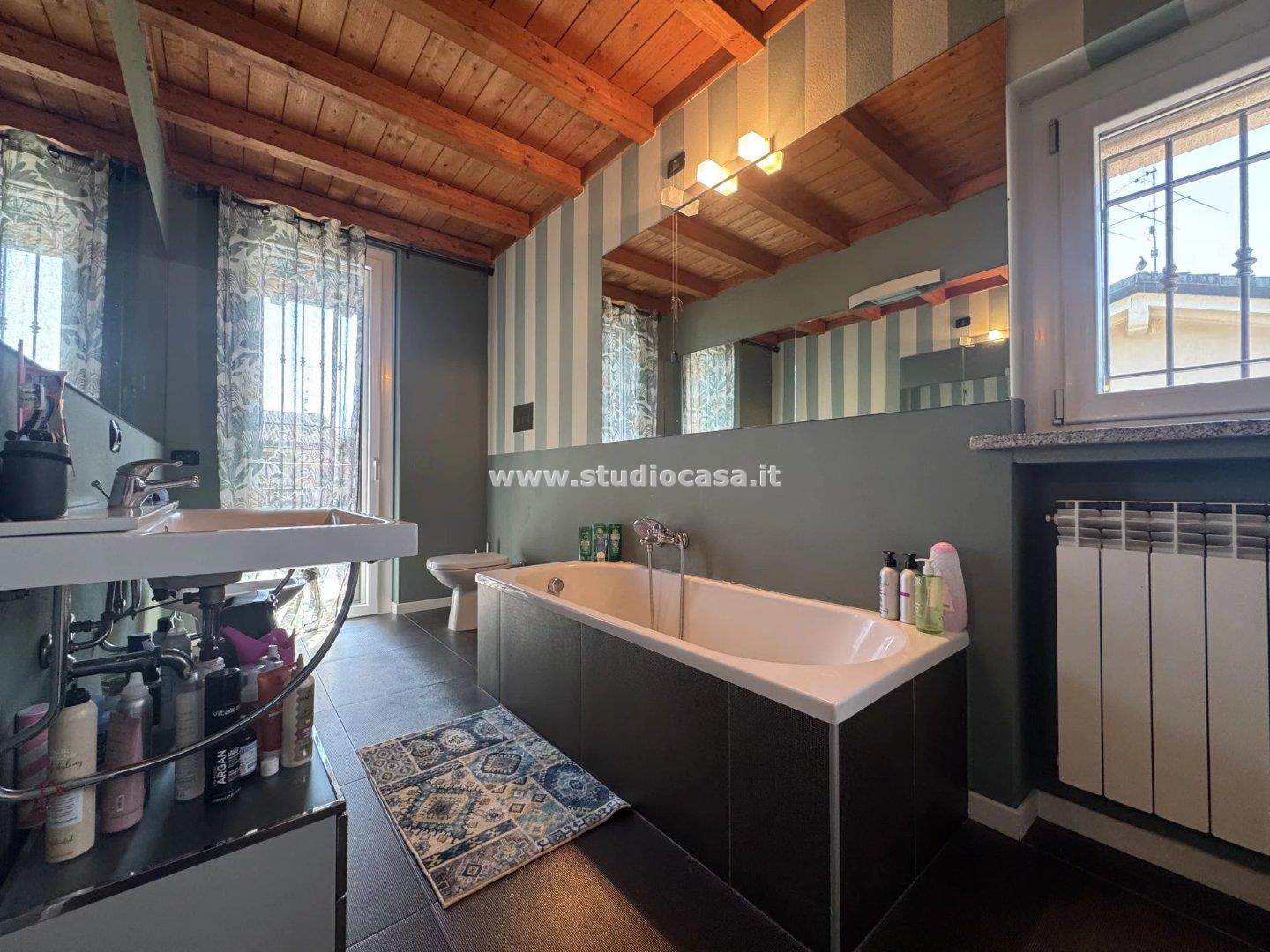 Villa Bifamiliare in vendita a Fiesco