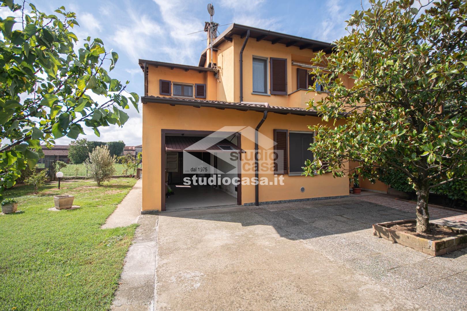 Villa Bifamiliare in vendita a Trigolo
