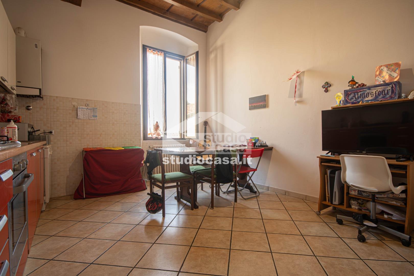 Casa Plurifamiliare in vendita a Genivolta