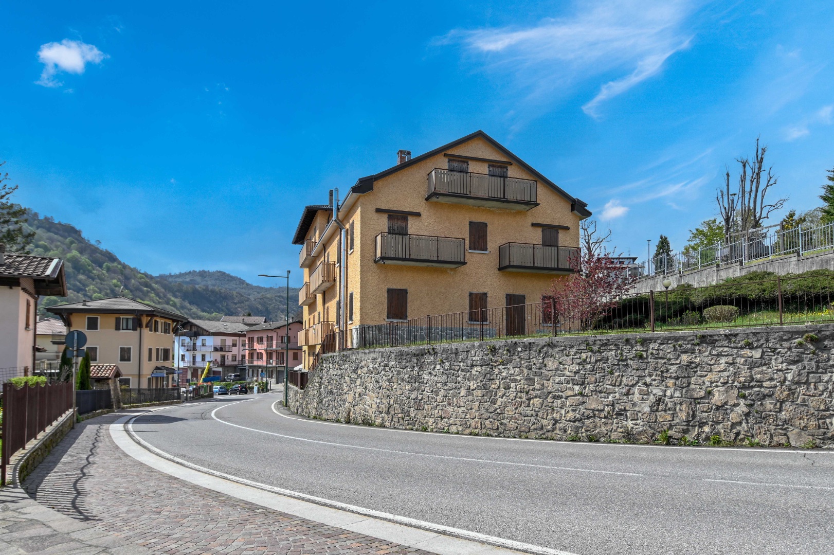 Appartamento in vendita a Selvino