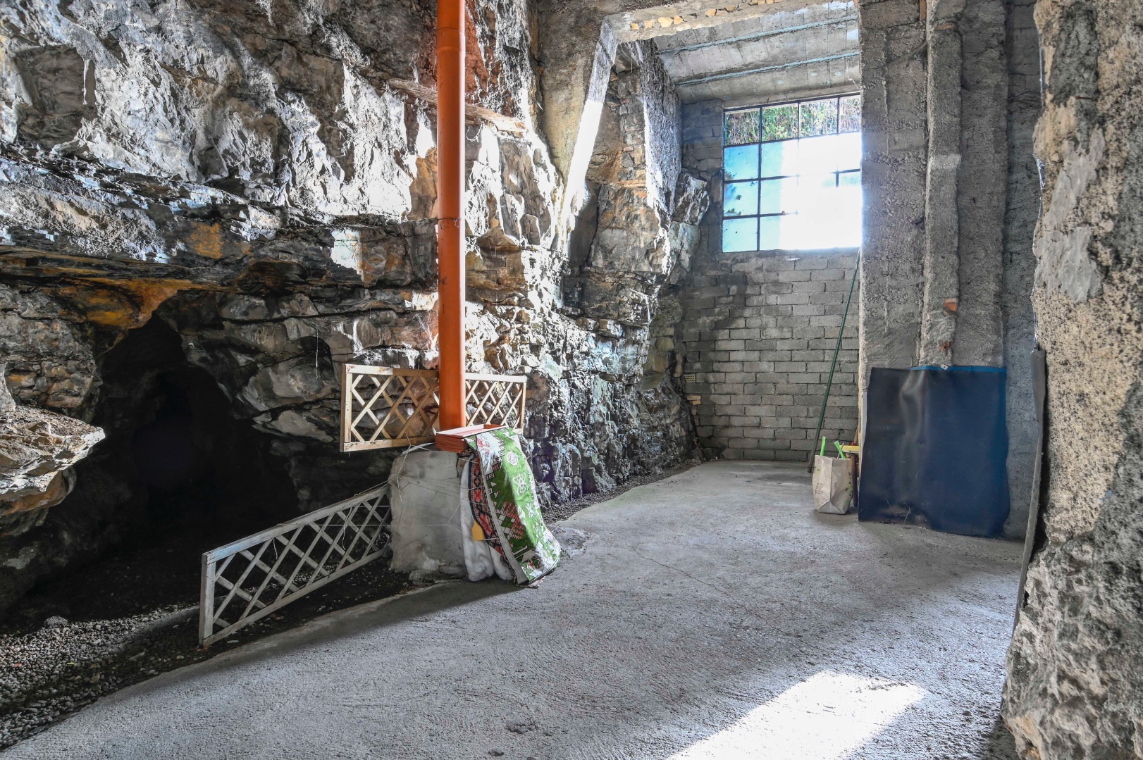 Magazzino in vendita a Gazzaniga