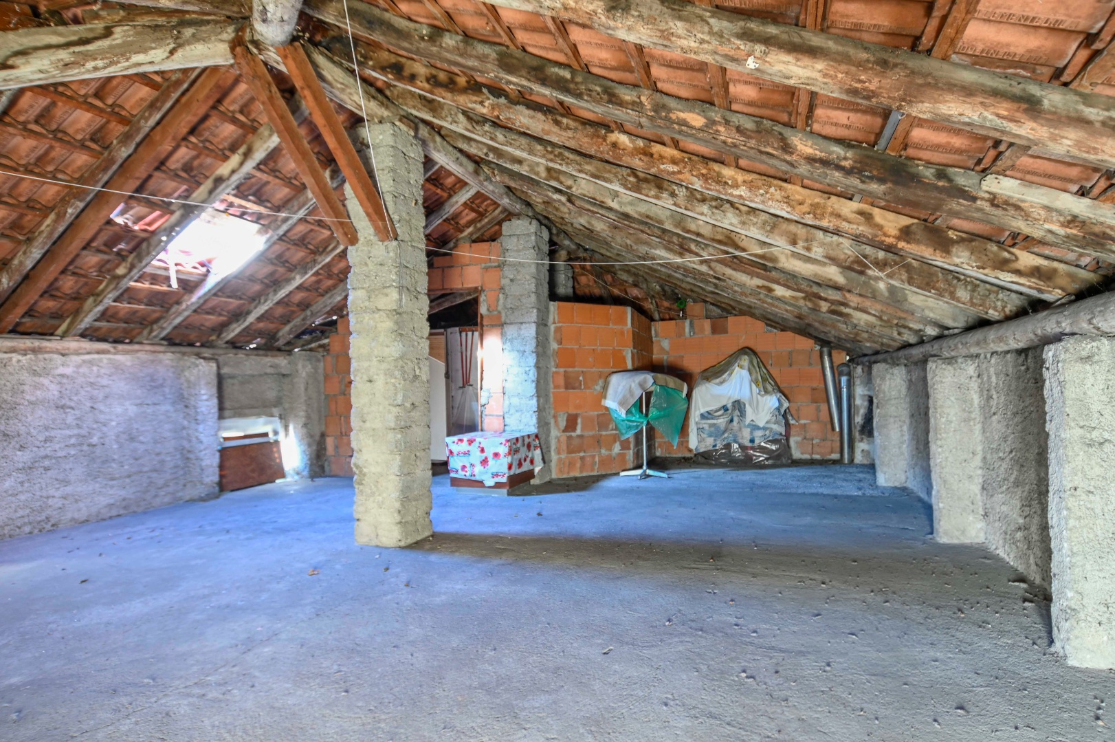 Magazzino in vendita a Gazzaniga