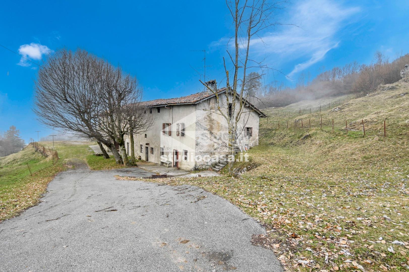 Cascina in vendita a Selvino