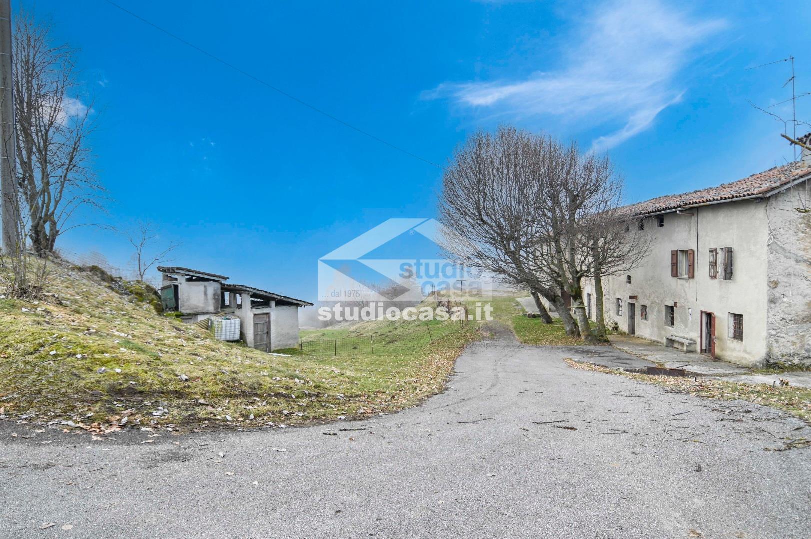 Cascina in vendita a Selvino