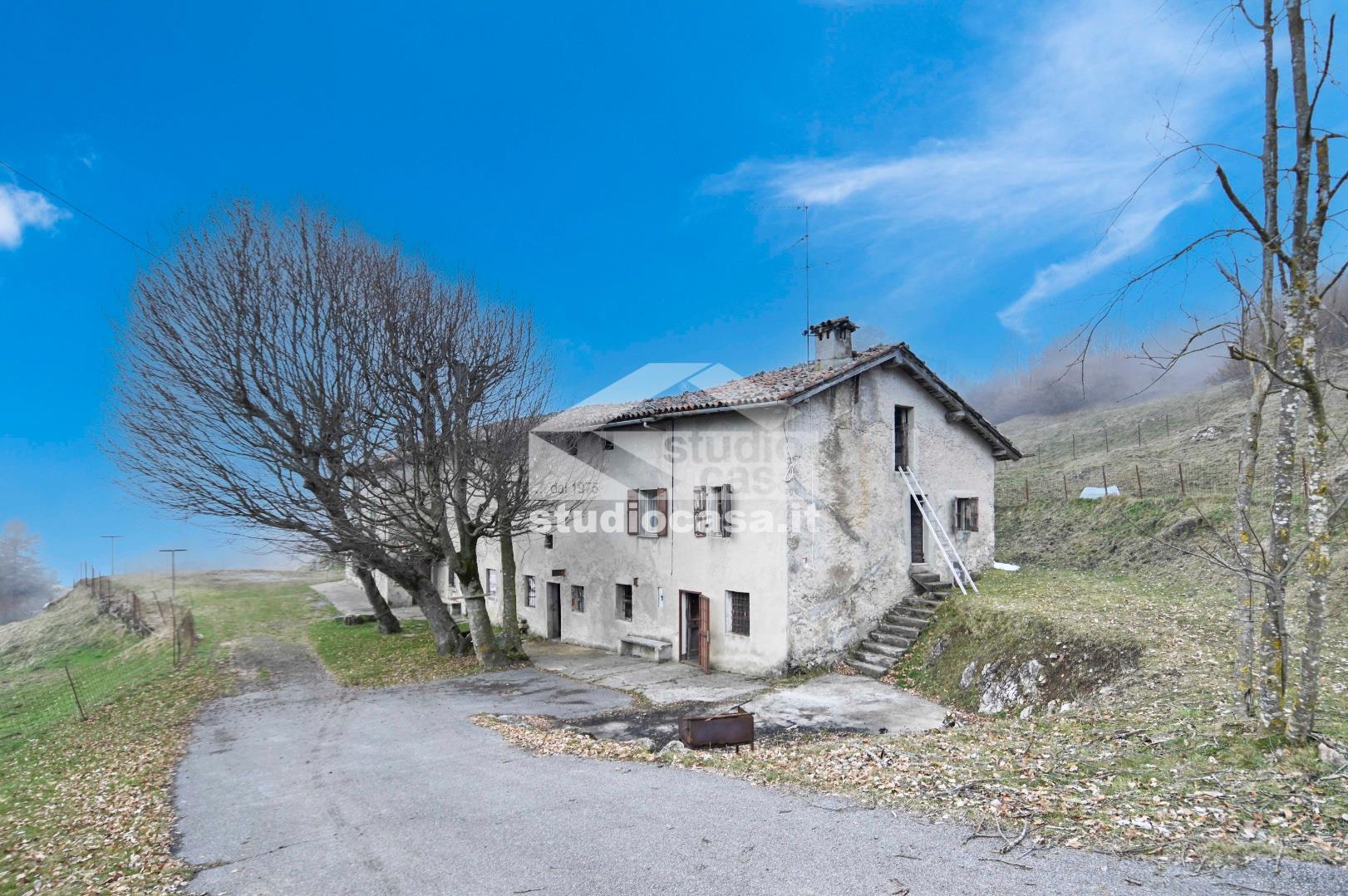 Cascina in vendita a Selvino