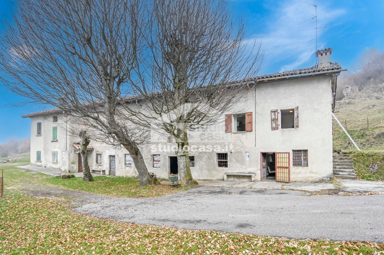 Cascina in vendita a Selvino