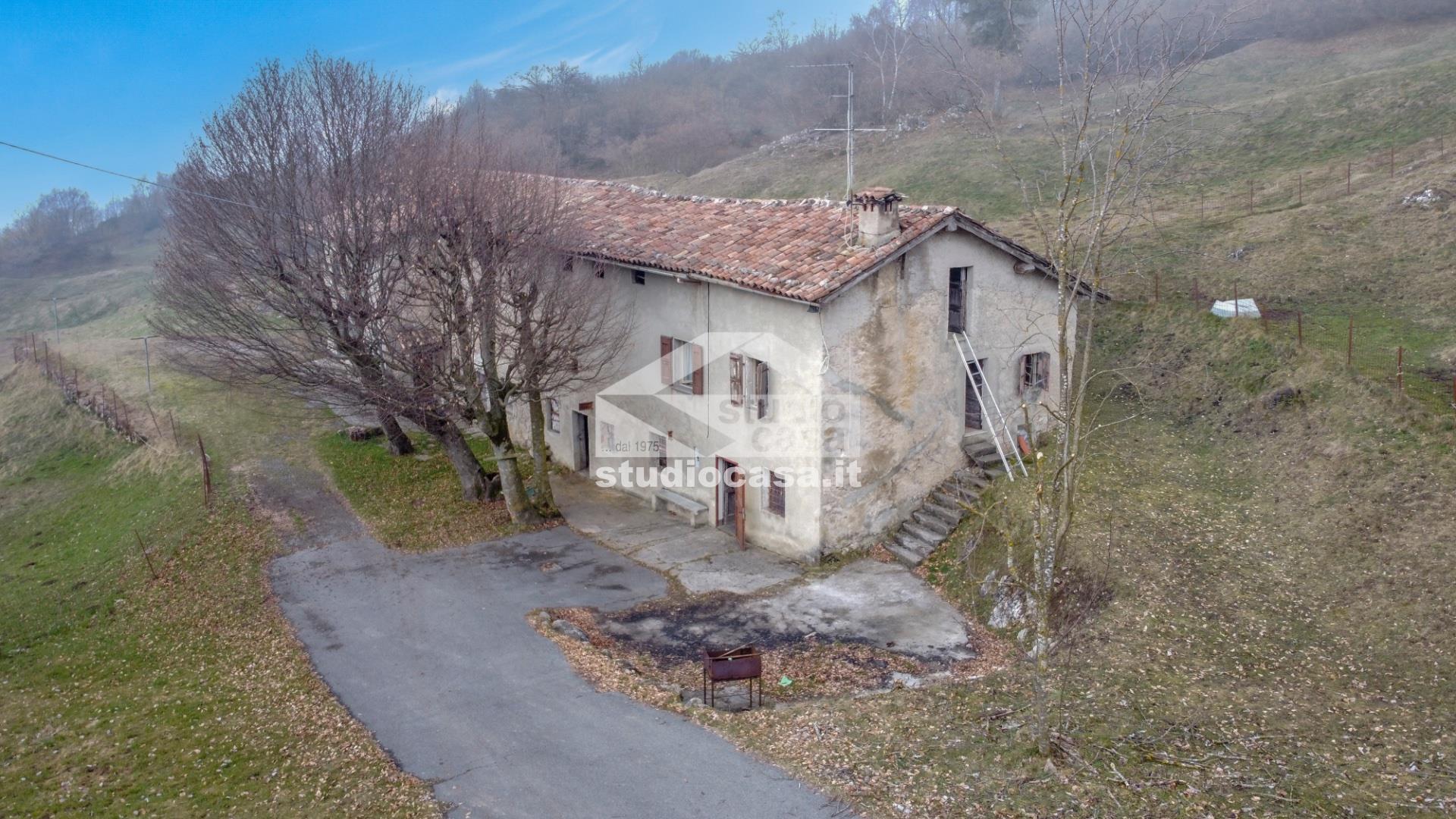 Cascina in vendita a Selvino