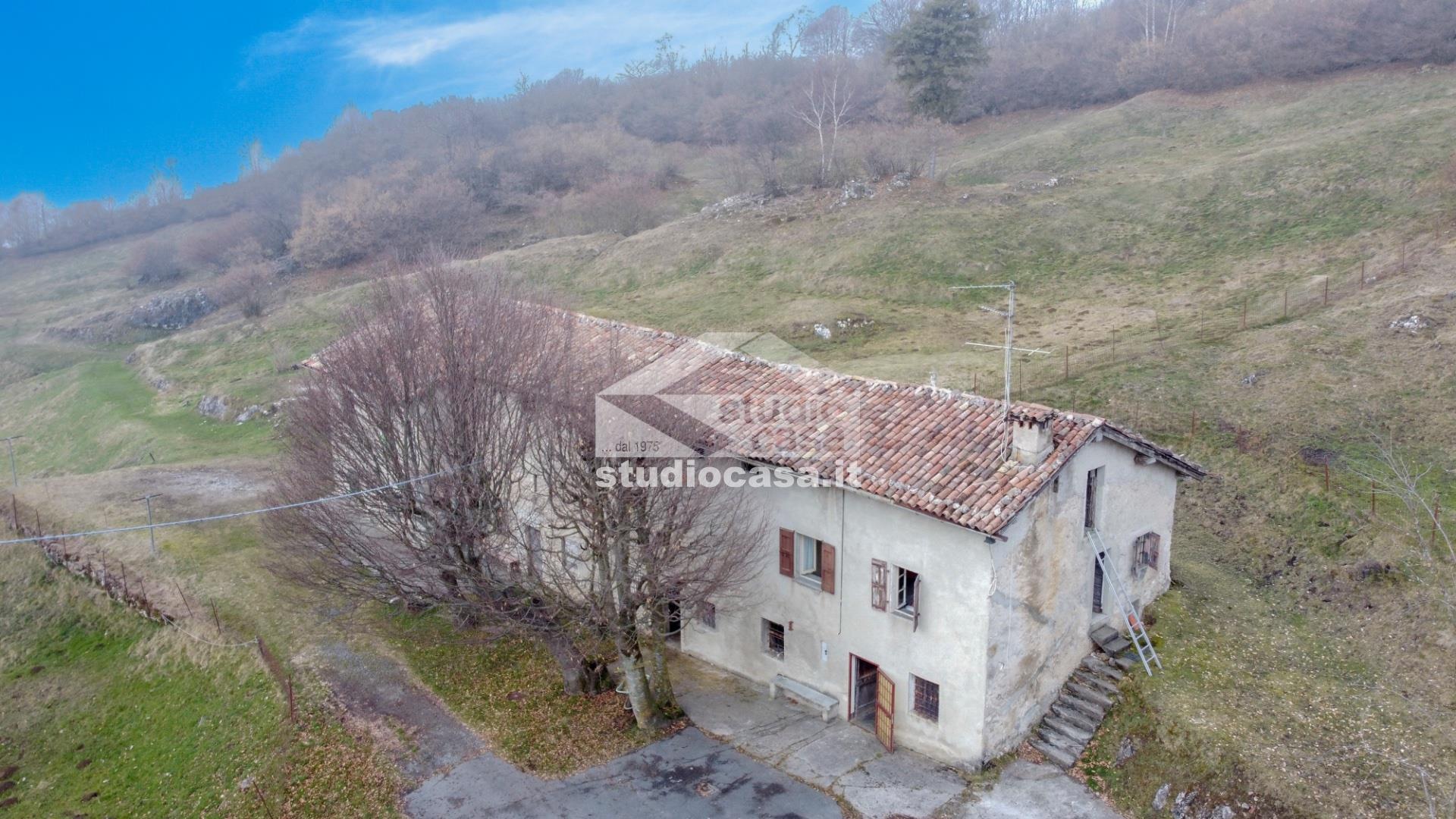 Cascina in vendita a Selvino