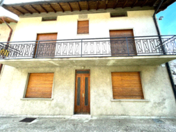 Casa Unifamiliare in vendita a Aviatico