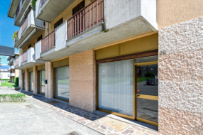 Negozio in affitto a Albino