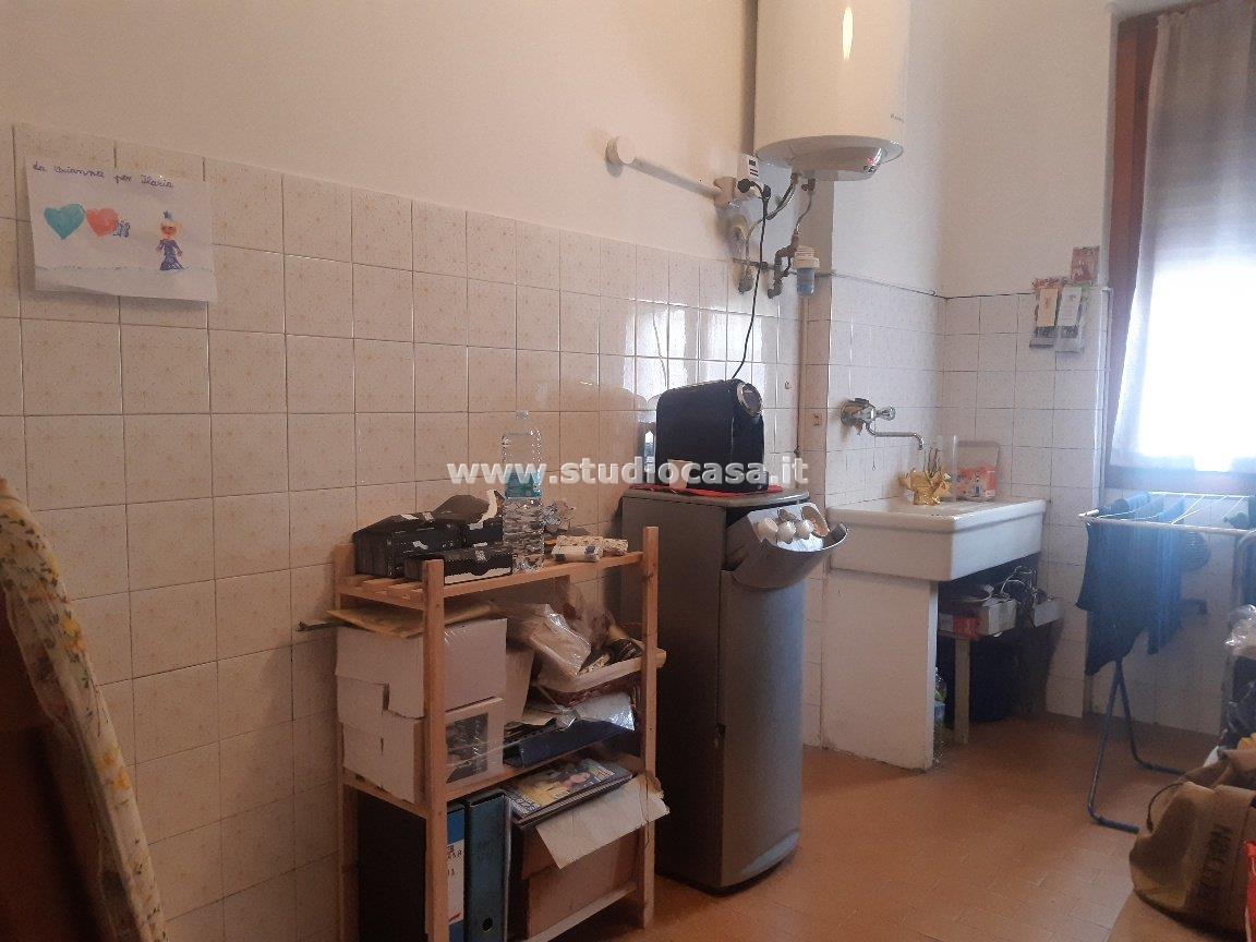 Negozio in vendita a Pioltello