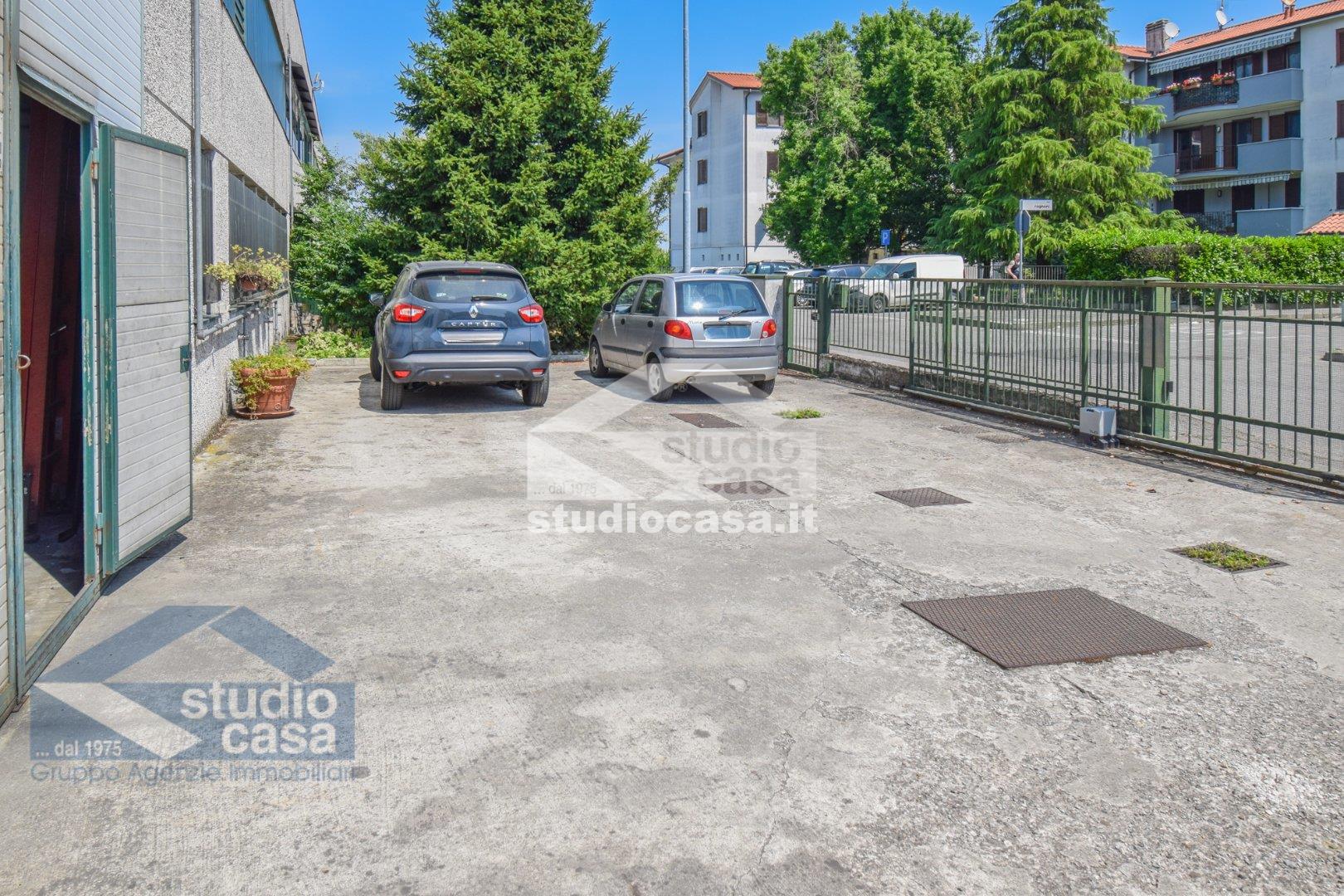 Capannone in vendita a Caselle Lurani