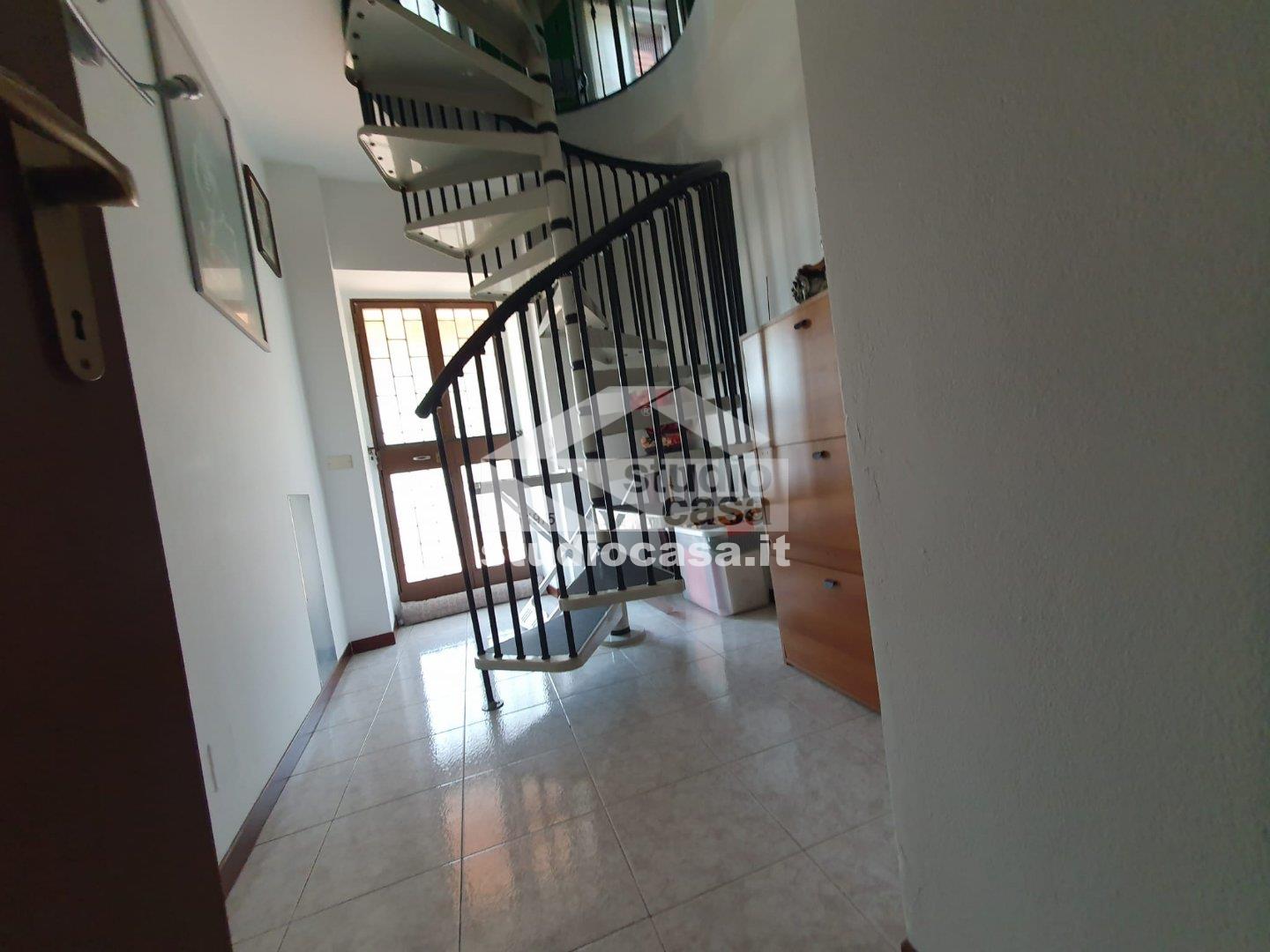 Casa Unifamiliare in vendita a Cornate d